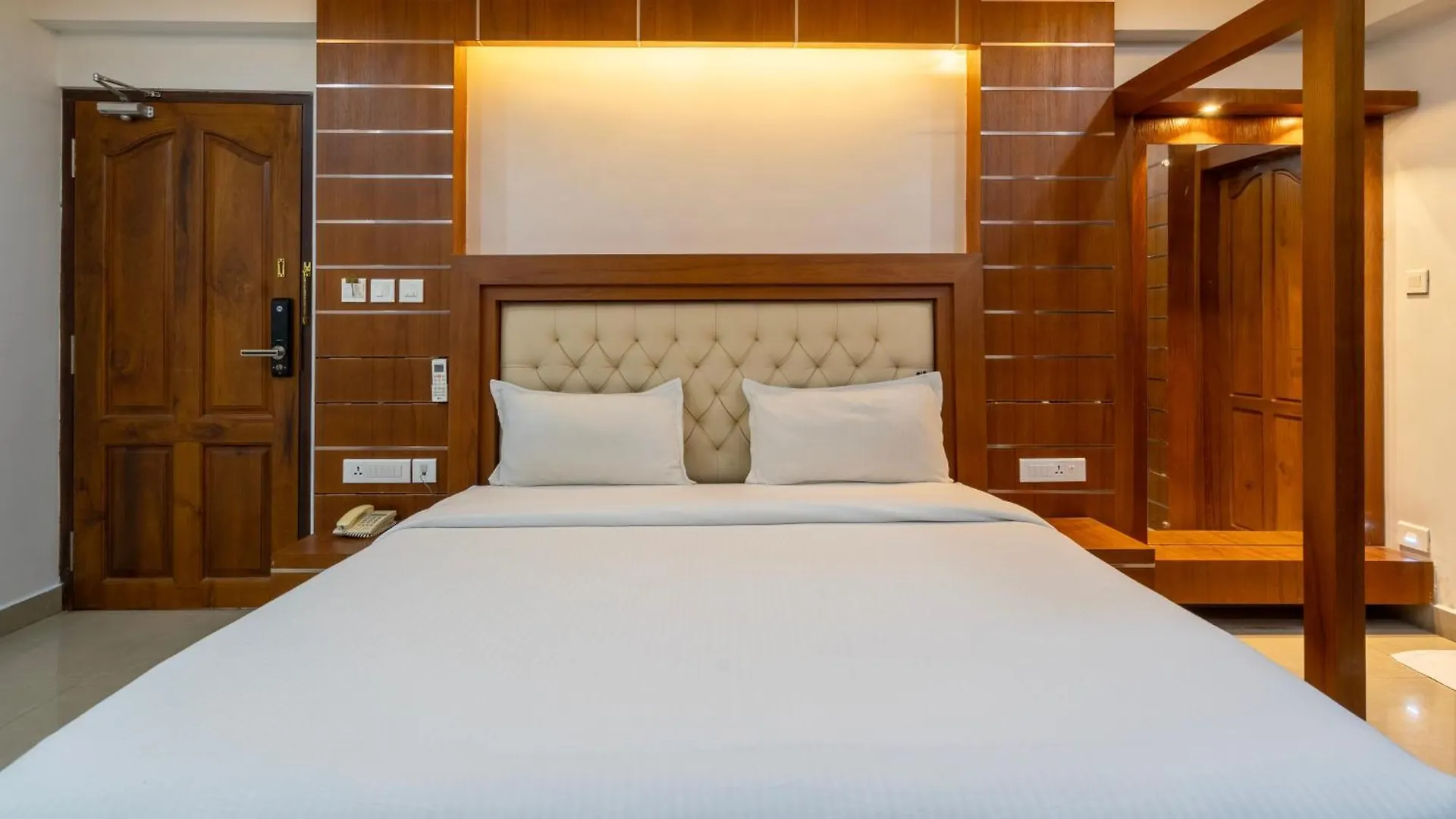 Hotel Staymax Trend Kannur 4*,