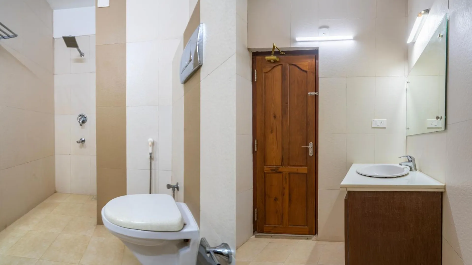Hotel Staymax Trend Kannur 4*,  India
